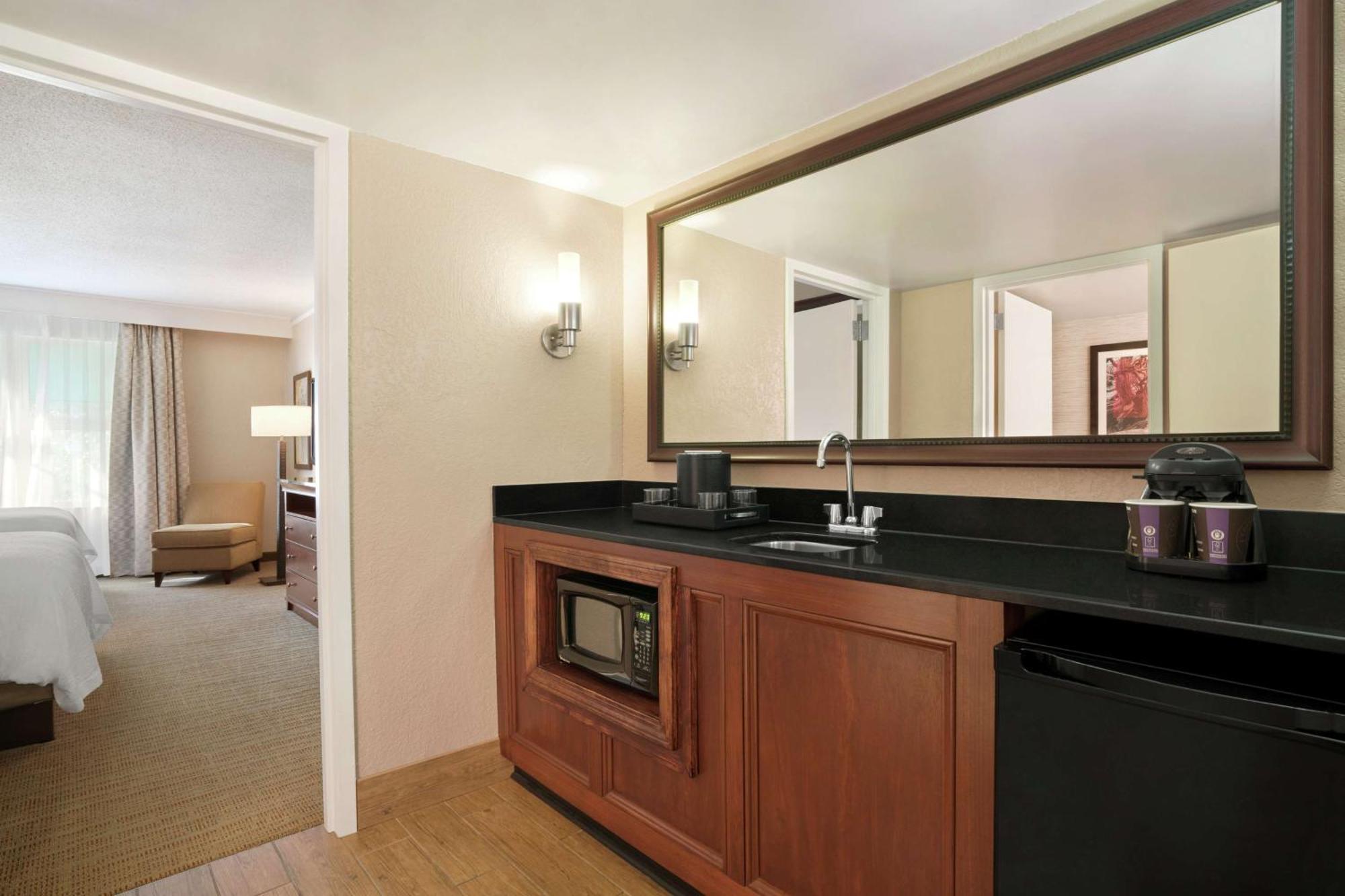 Embassy Suites Brunswick Zewnętrze zdjęcie
